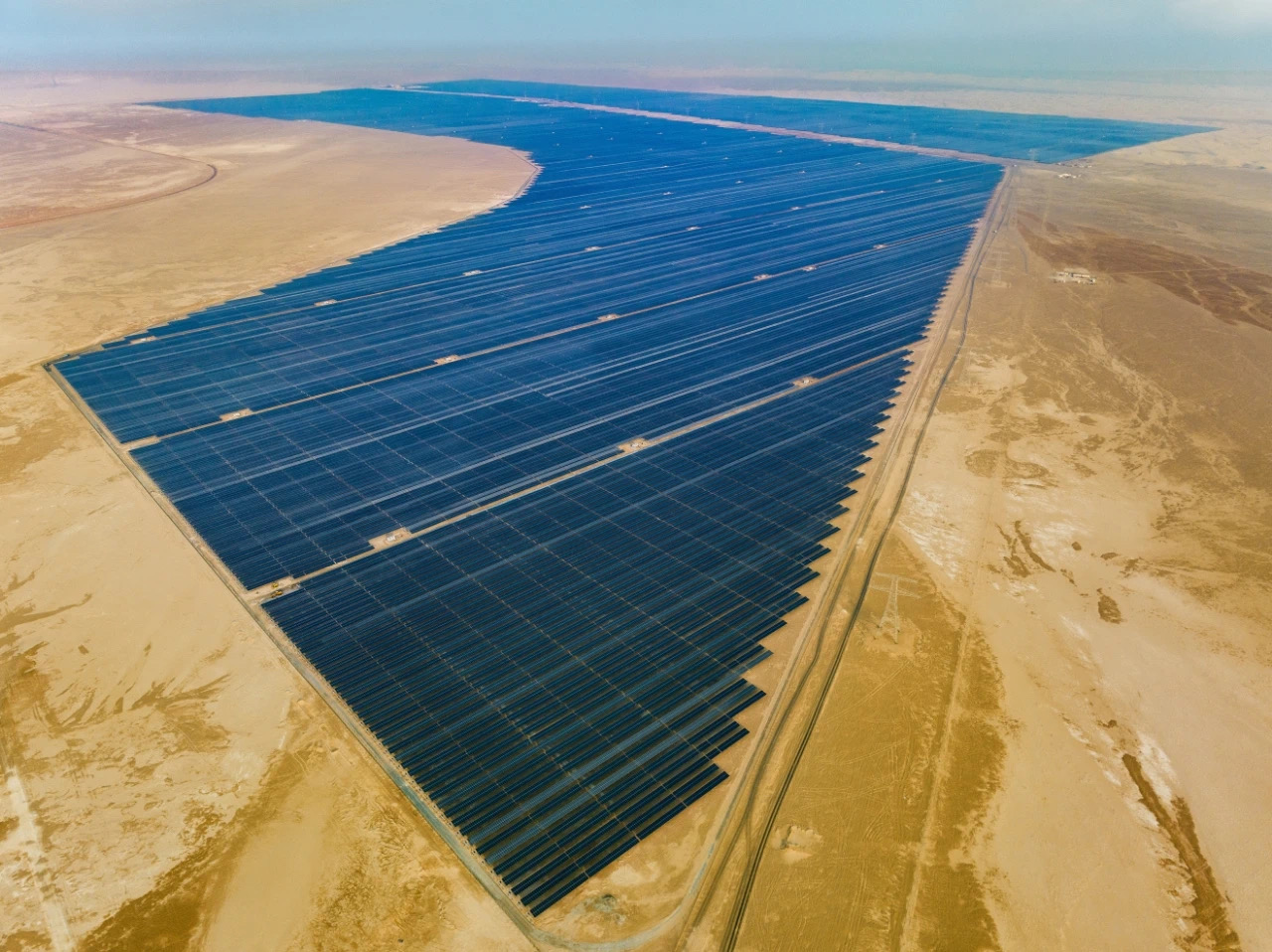 bwin必赢线路检测中心携手TAQA、Masdar及法电新能源完成阿布扎比电站项目8.7075亿美元绿色债券再融资